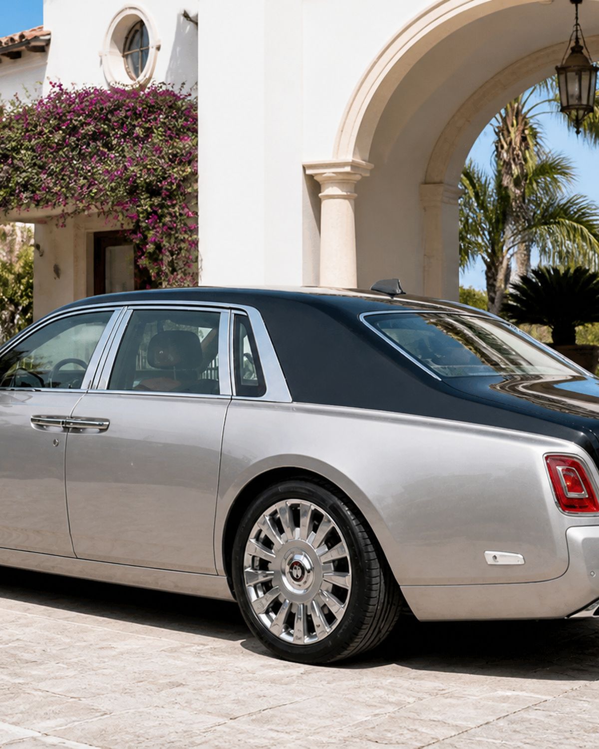 Rolls-Royce - Exterior · Profile