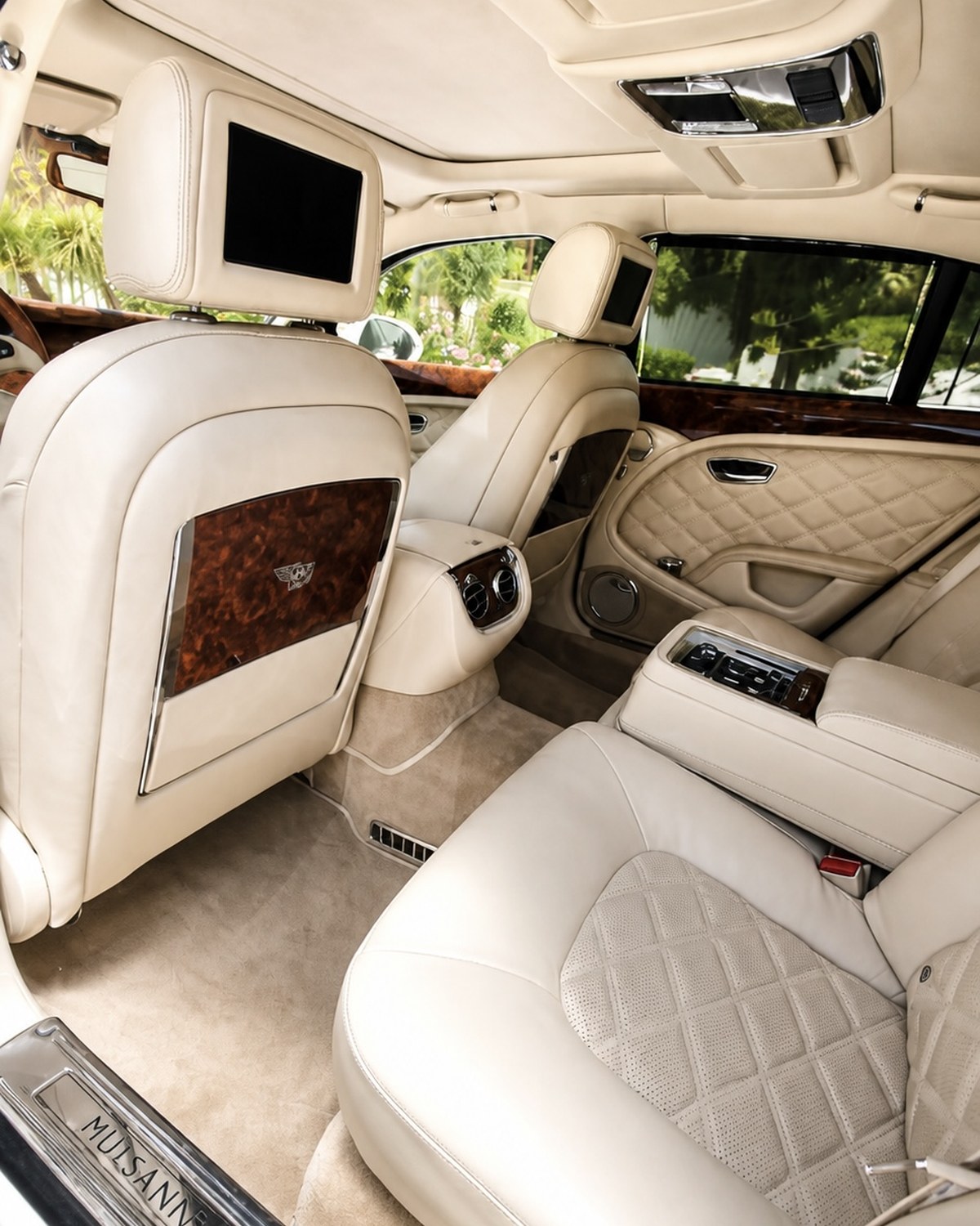 Bentley - Rear cabin