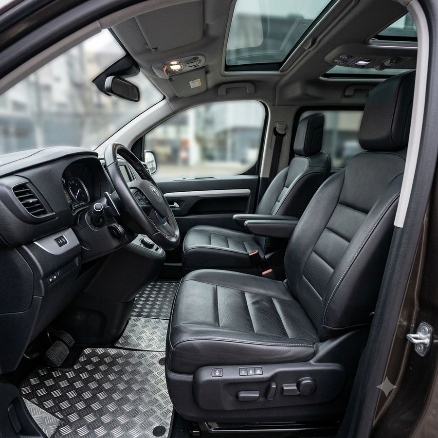 Toyota Proace exterior photograph, Cavalma Marbella - 8 / 13