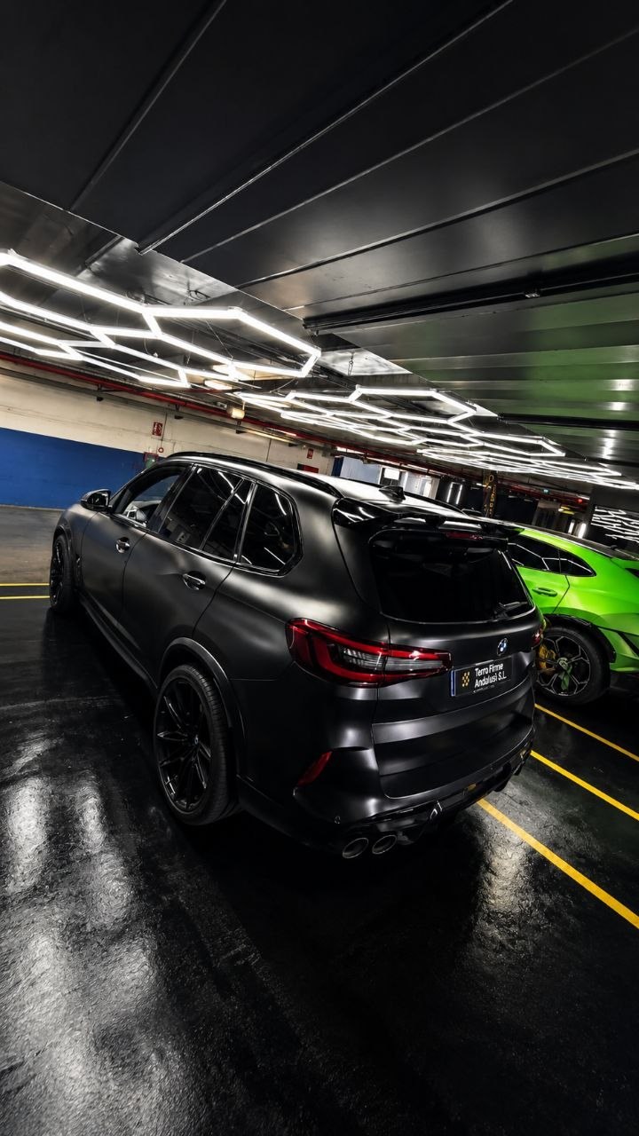 BMW X5 M40i exterior photograph, Cavalma Marbella - 2 / 6