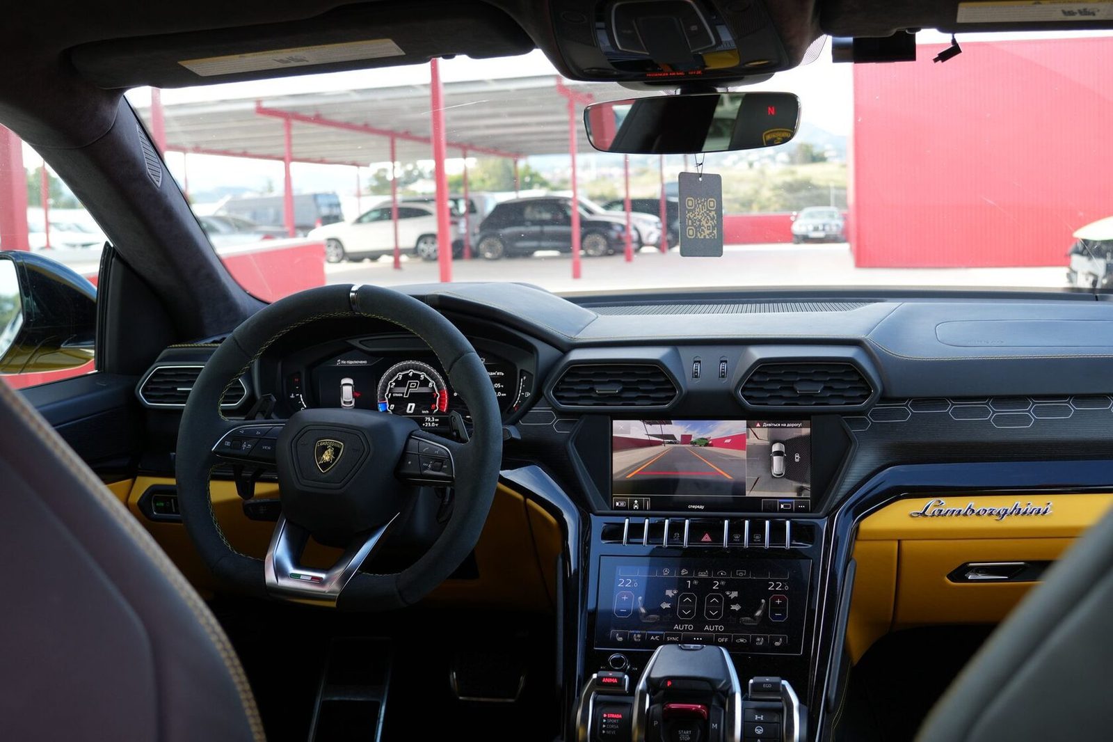 Lamborghini Urus - 4 / 5