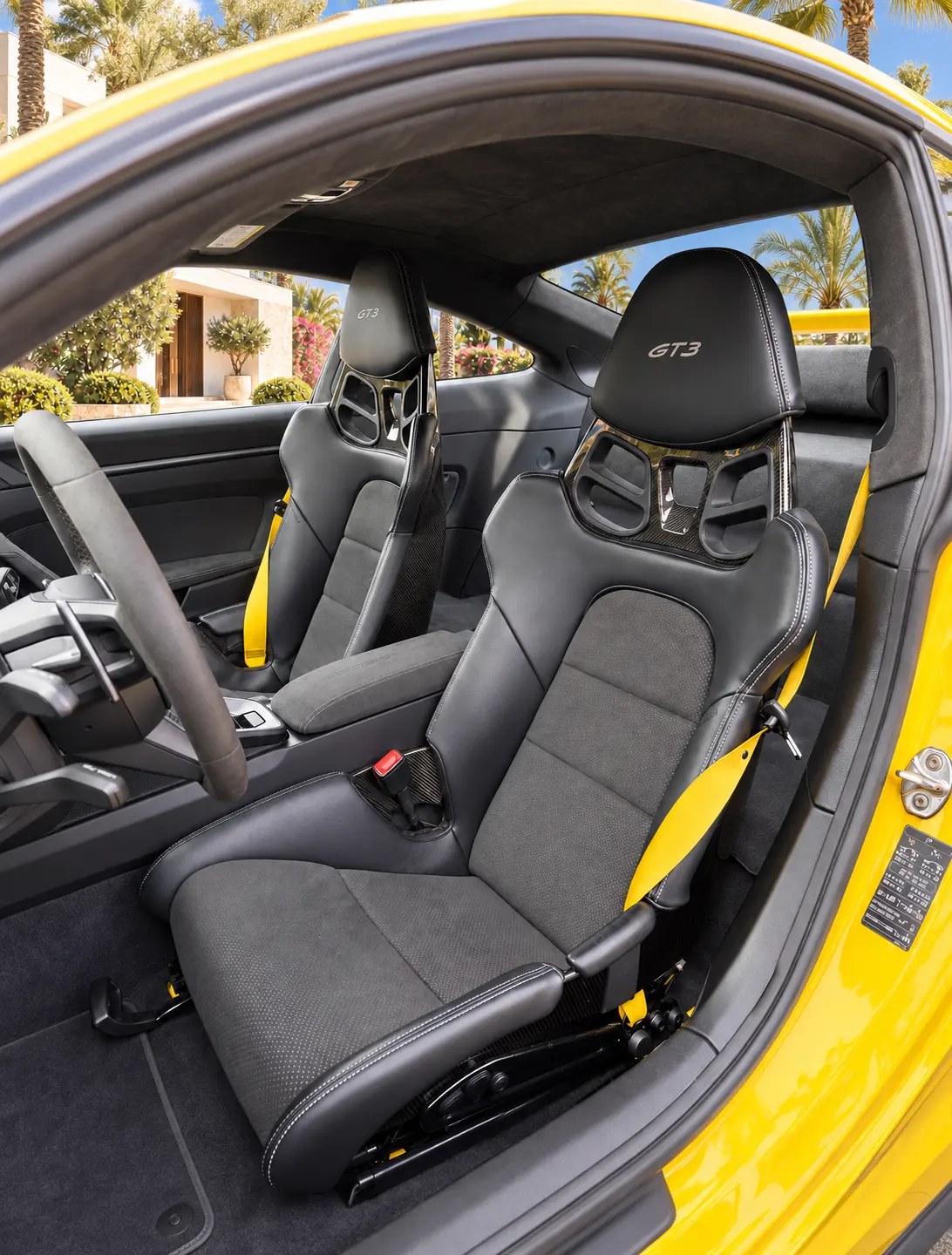 Fotografía frontal tres cuartos del Porsche 911 GT3, Cavalma Marbella - 8 / 9