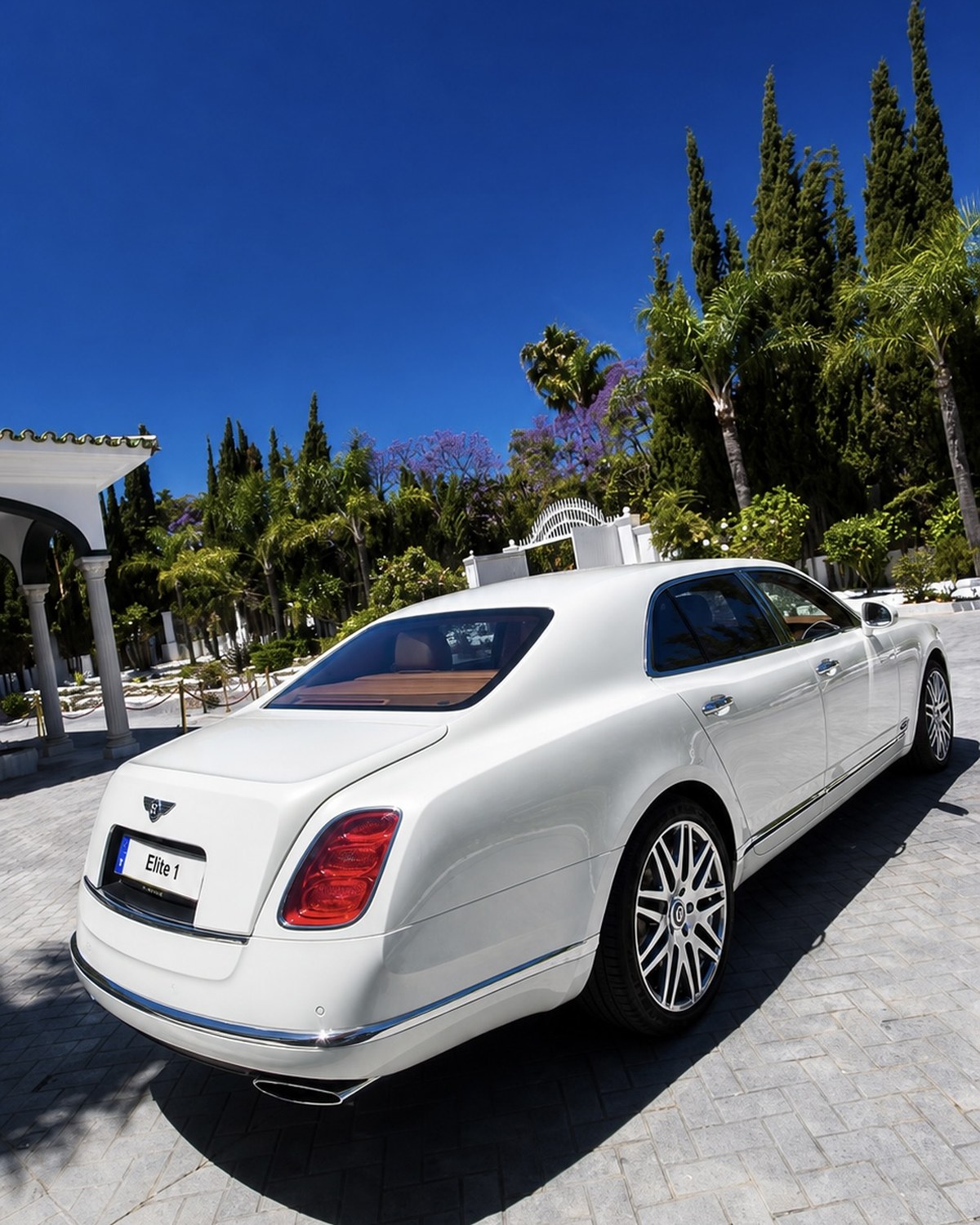 Bentley - Exterior · Rear