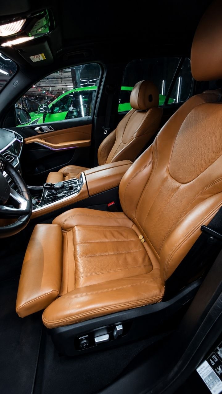 BMW X5 M40i exterior photograph, Cavalma Marbella - 5 / 6
