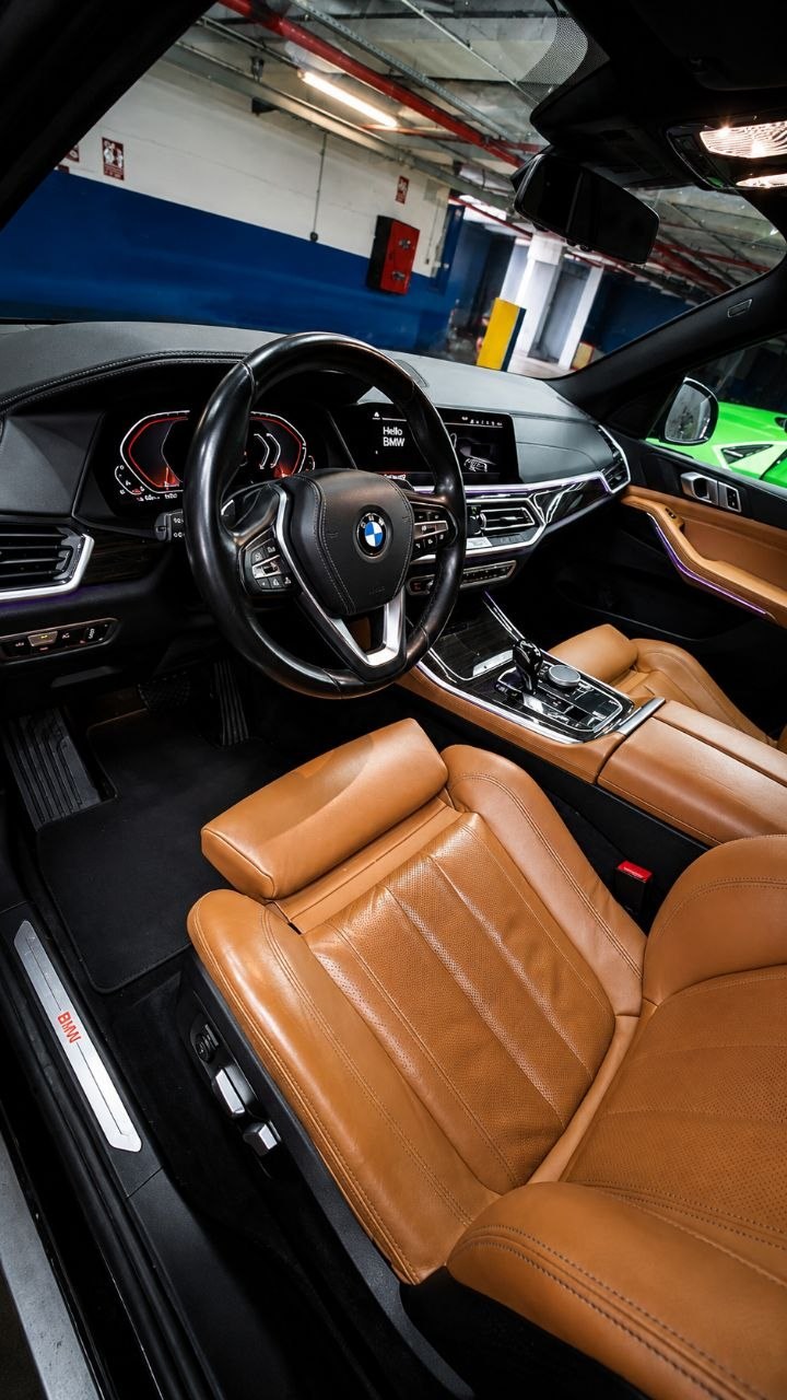 BMW X5 M40i exterior photograph, Cavalma Marbella - 4 / 6