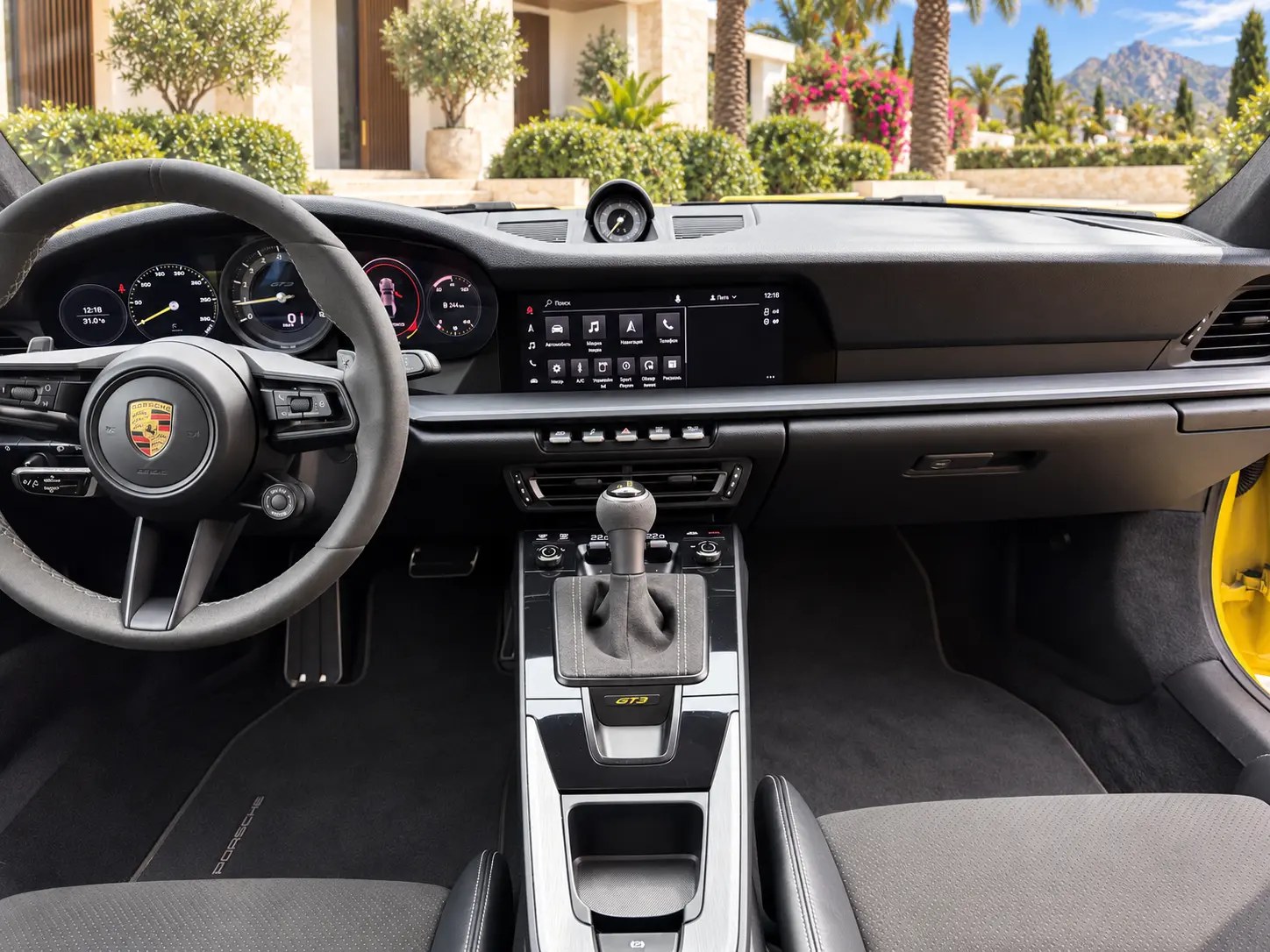Fotografía frontal tres cuartos del Porsche 911 GT3, Cavalma Marbella - 7 / 9