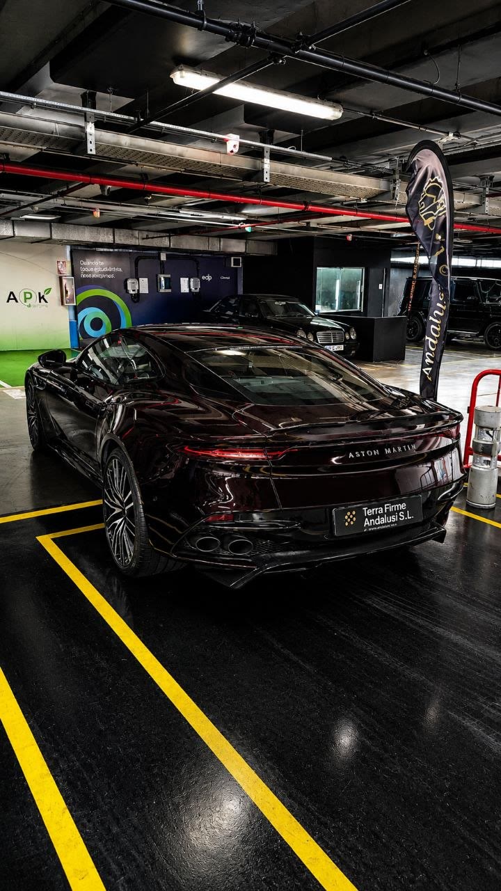Aston Martin DBS Superleggera