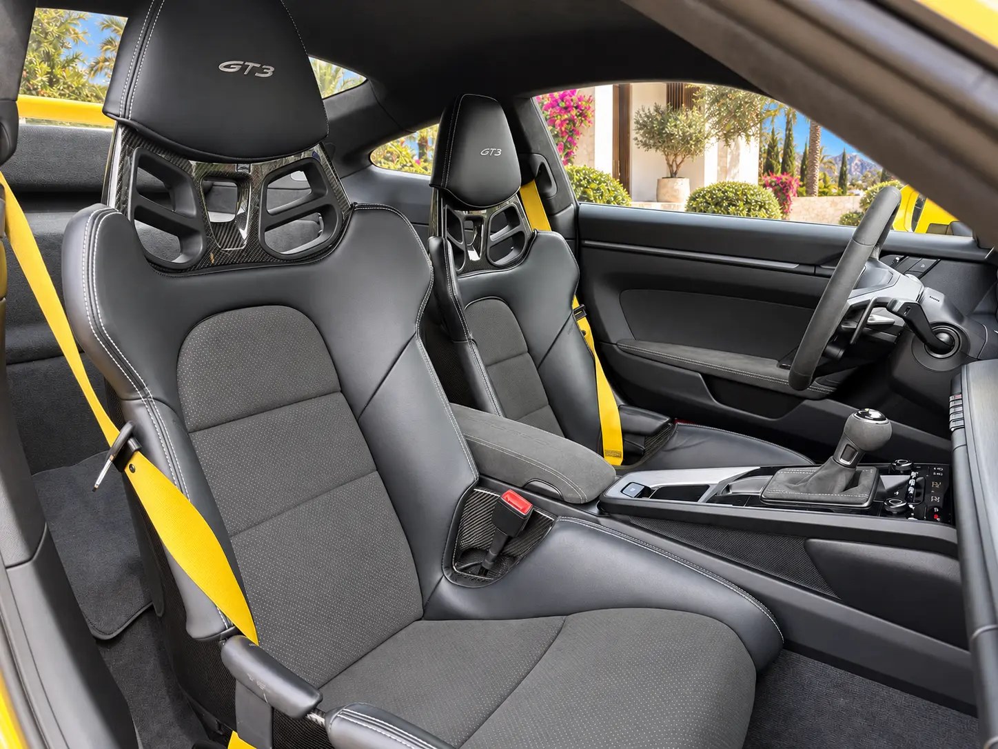 Fotografía frontal tres cuartos del Porsche 911 GT3, Cavalma Marbella - 9 / 9