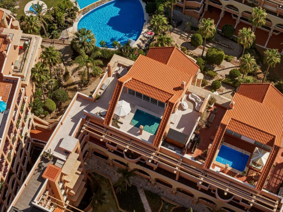 Duplex Penthouse with Private Rooftop Pool, Marbella
