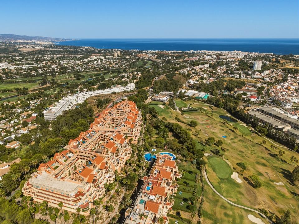 Duplex Penthouse with Private Rooftop Pool, Marbella