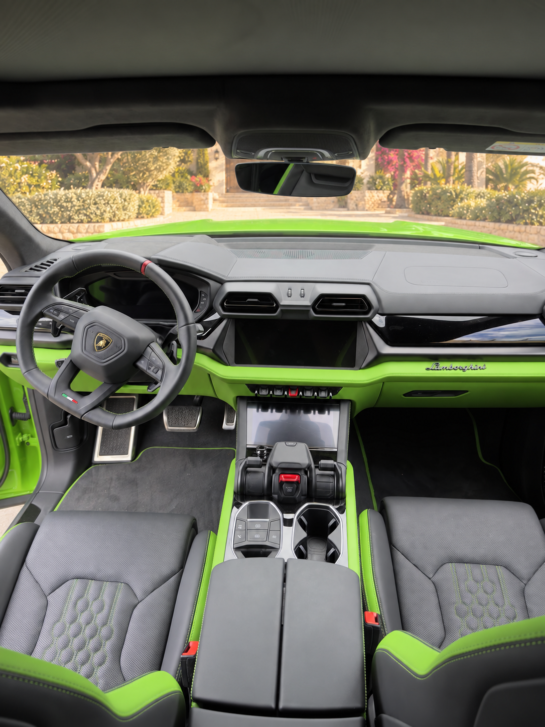 Lamborghini Urus SE exterior, Cavalma Marbella - 6 / 8