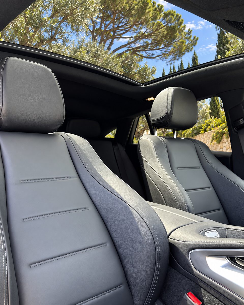 Front seats and panoramic roof inside the Mercedes-Benz GLE 300d