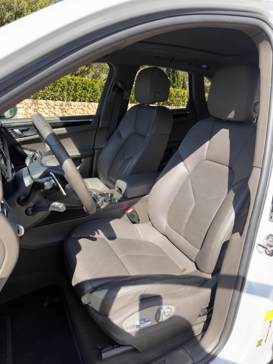 Porsche Macan interior photograph, Cavalma Marbella — 6 / 9